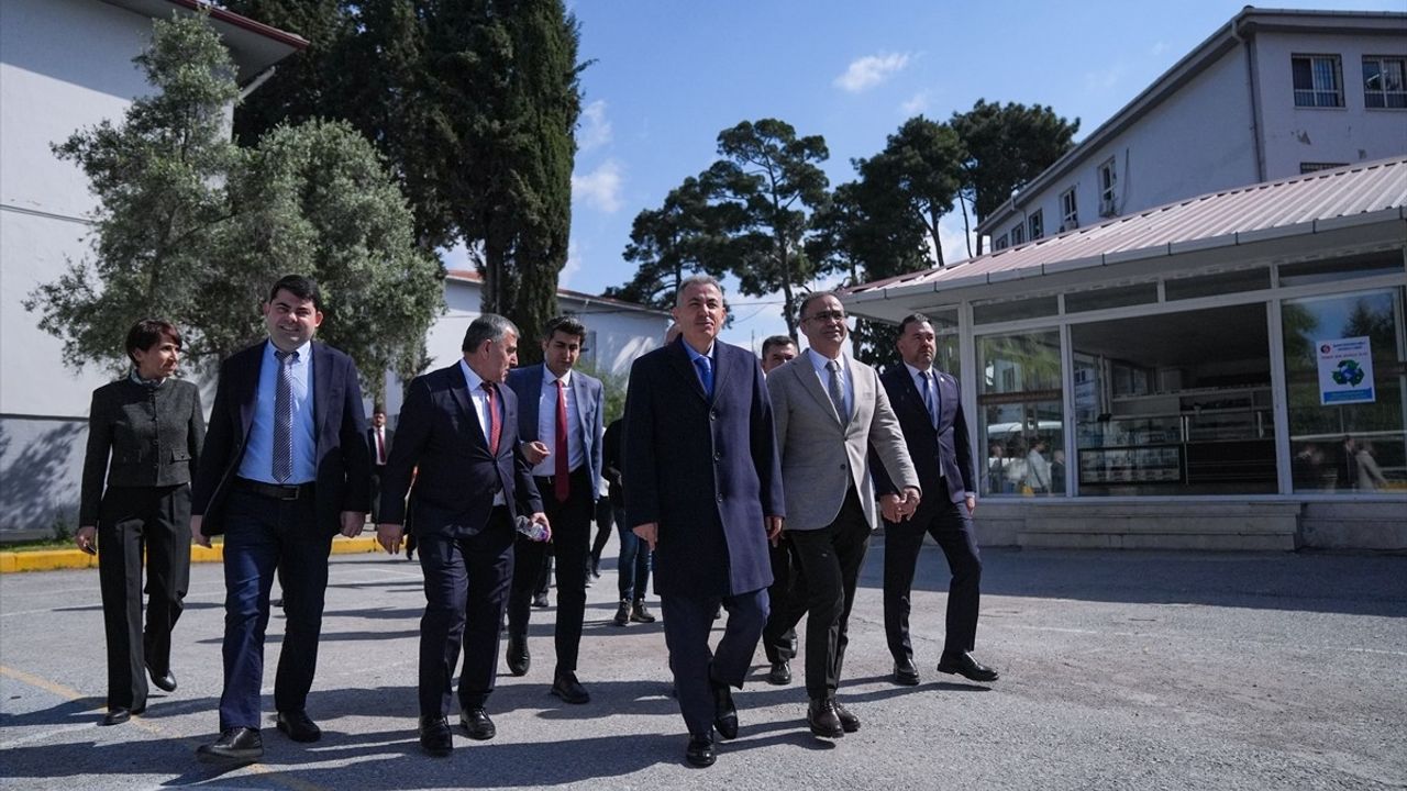 İzmir'de Öğrenciler Atıklarla Alışveriş Yapacak