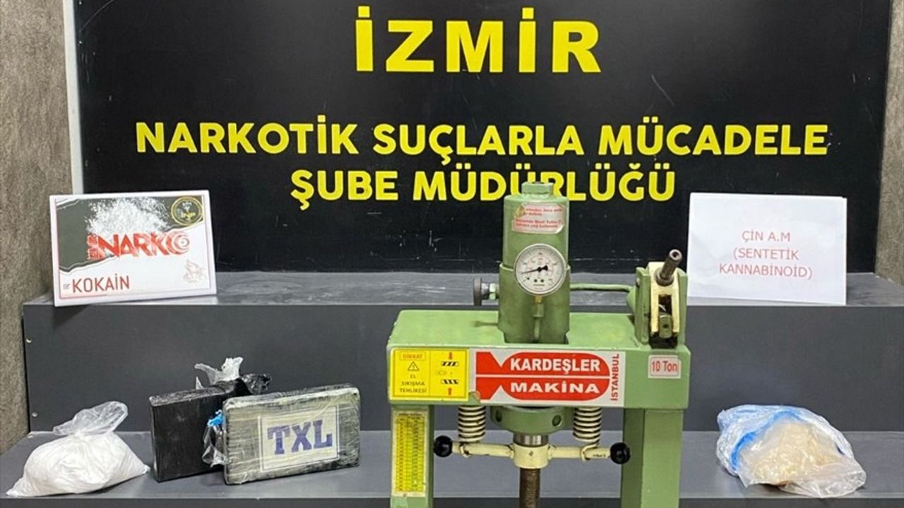 İzmir'de Uyuşturucu Operasyonu: 4 Şüpheli Tutuklandı
