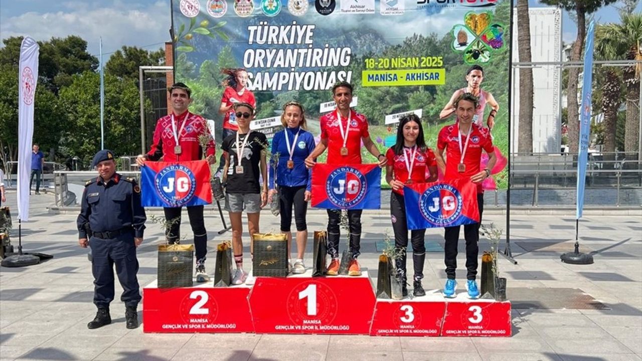 Jandarma Sporcuları Türkiye Oryantiring Şampiyonası'nda 12 Madalya Kazandı