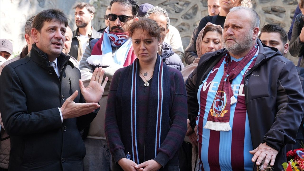 Kadıköy'de Bıçaklı Saldırı: Mattia Ahmet Minguzzi Mezarı Başında Anıldı