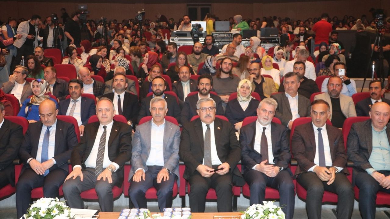 Kahramanmaraş 5. Uluslararası Şiir ve Edebiyat Günleri Ödül Töreniyle Tamamlandı