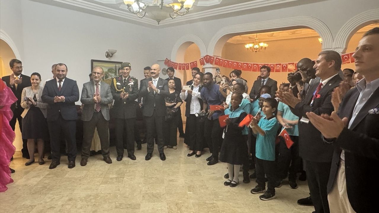 Kamerun'da 23 Nisan Ulusal Egemenlik ve Çocuk Bayramı Coşkuyla Kutlandı