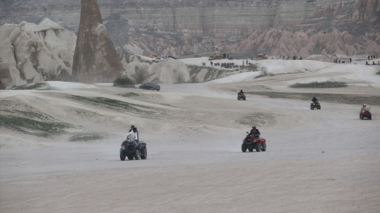 Kapadokya'da Yerli Turist Yoğunluğu Bayramda Zirveye Çıktı