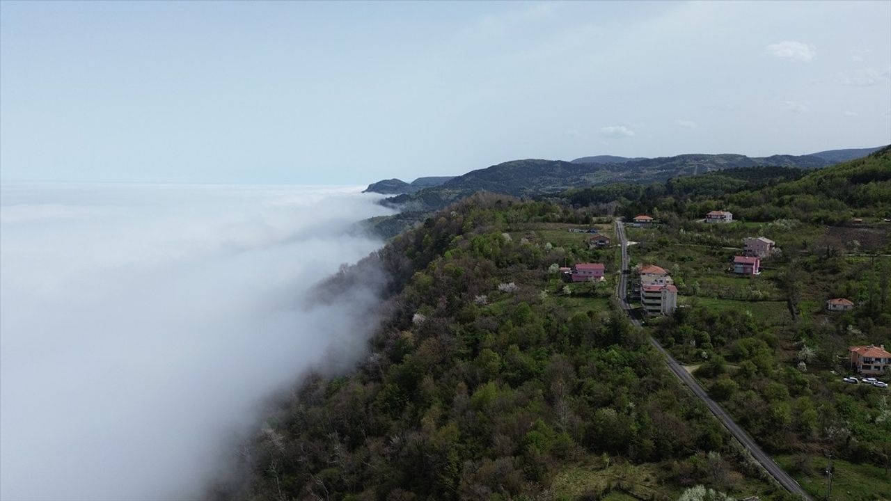 Karadeniz'de Sisin Büyüleyici Görüntüsü Dronla Fotoğraflandı