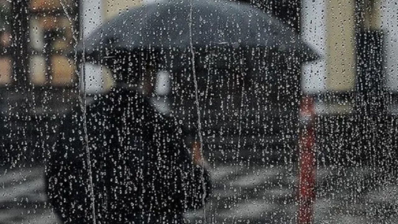 Karadeniz’den Gelen Sağanak Yağış Uyarısı: Hafta Sonu Hava Durumu