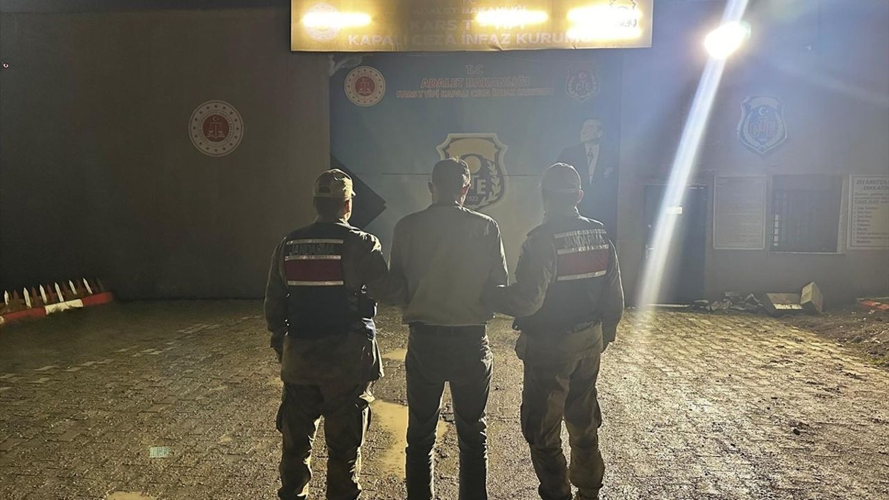 Kars'ta Uyuşturucu Taşıyan İranlı Zanlı Tutuklandı