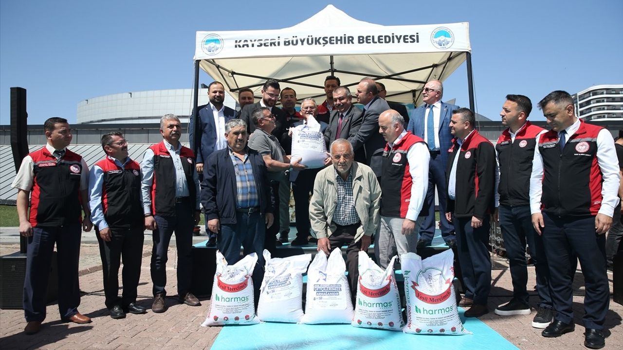 Kayseri'de 238 Ton Tohum Çiftçilere Dağıtıldı