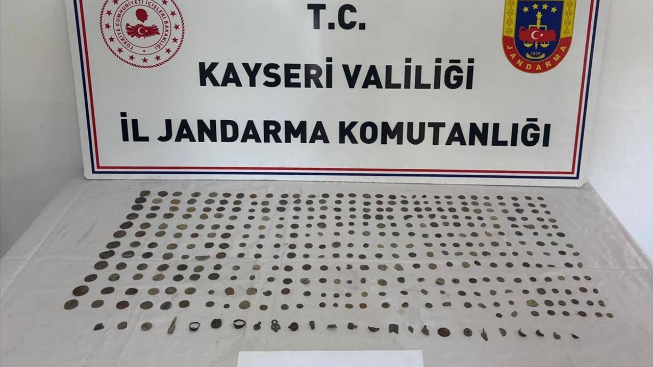 Kayseri'de 392 Tarihi Eser Ele Geçirildi: 1 Gözaltı