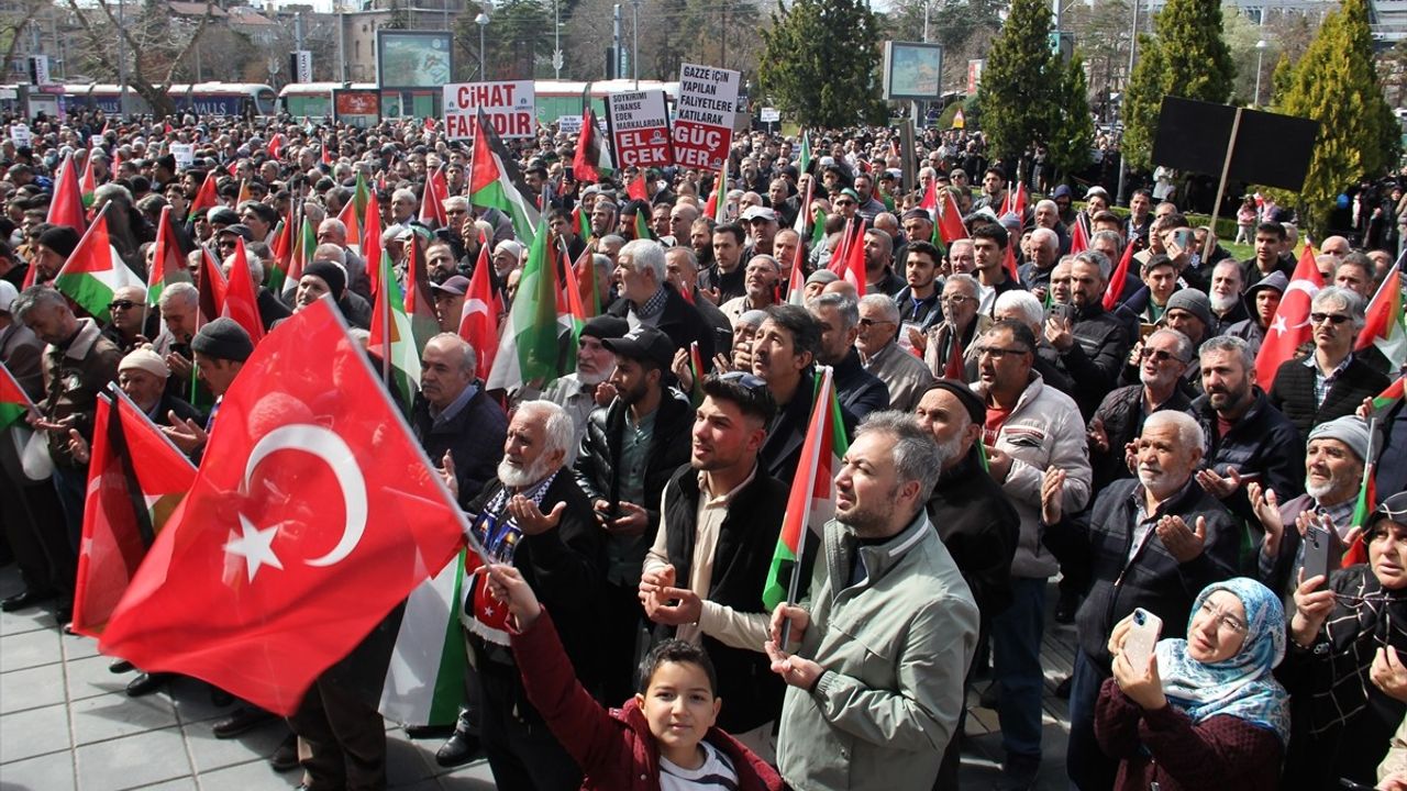 Kayseri'de Gazze Saldırılarına Protesto