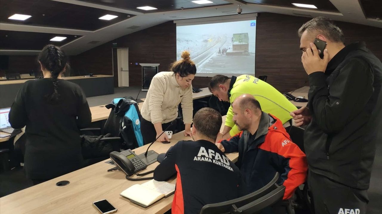 Kayseri'de Kar ve Tipi Nedeniyle 385 Kişi Misafir Ediliyor