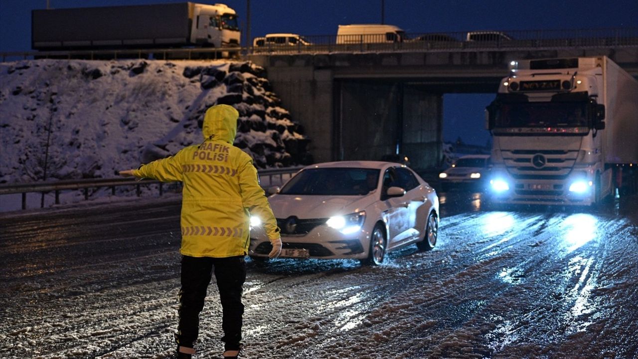 Kayseri-Malatya ve Kayseri-Kahramanmaraş Kara Yolları Yeniden Ulaşıma Açıldı