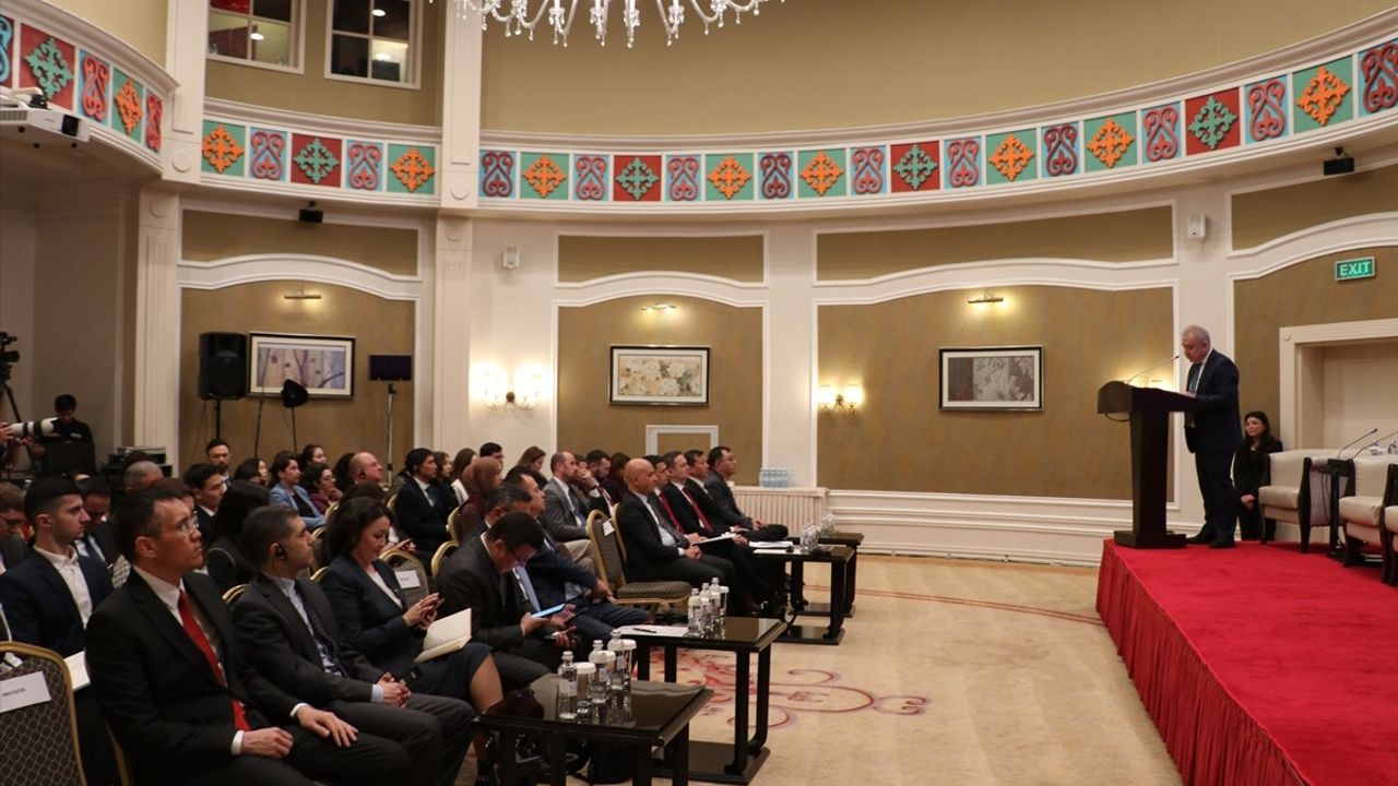 Kazakistan’da 'Daha Adil Bir Dünya Mümkün' Paneli Gerçekleşti