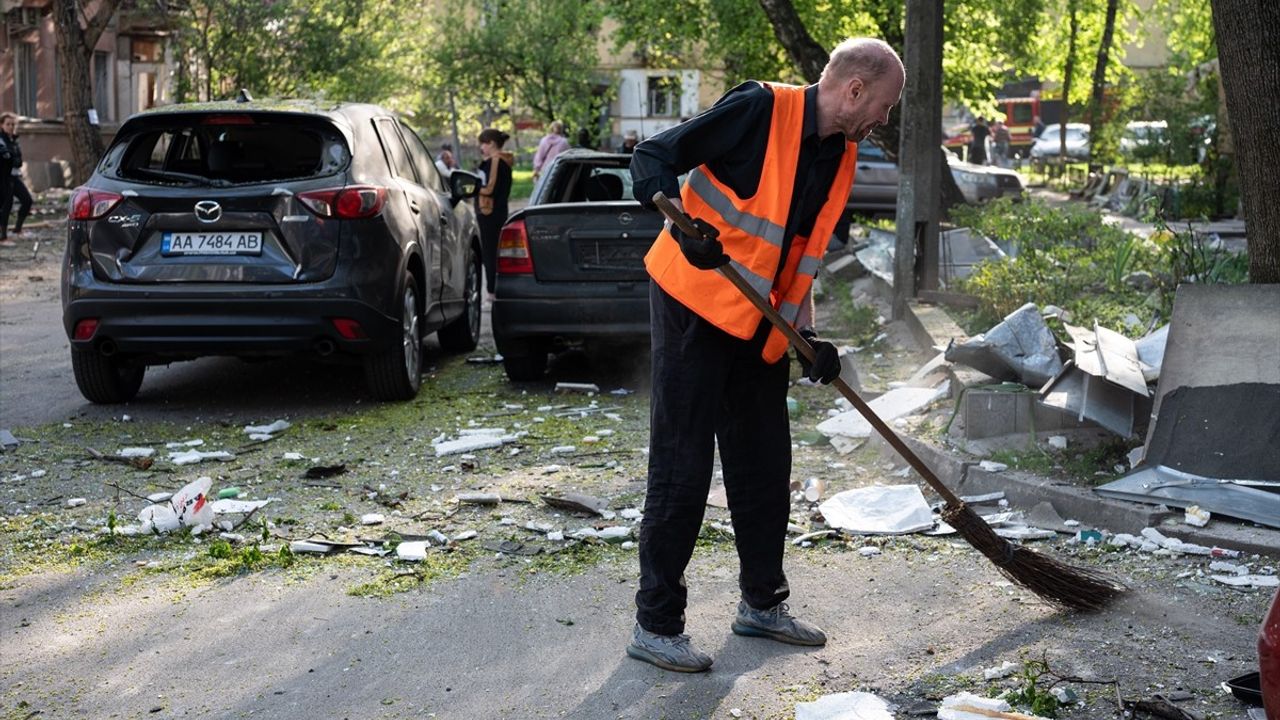 Kiev'e Saldırıda 9 Ölü, 70 Yaralı: Rus Ordusu Hava Taarruzu Gerçekleştirdi
