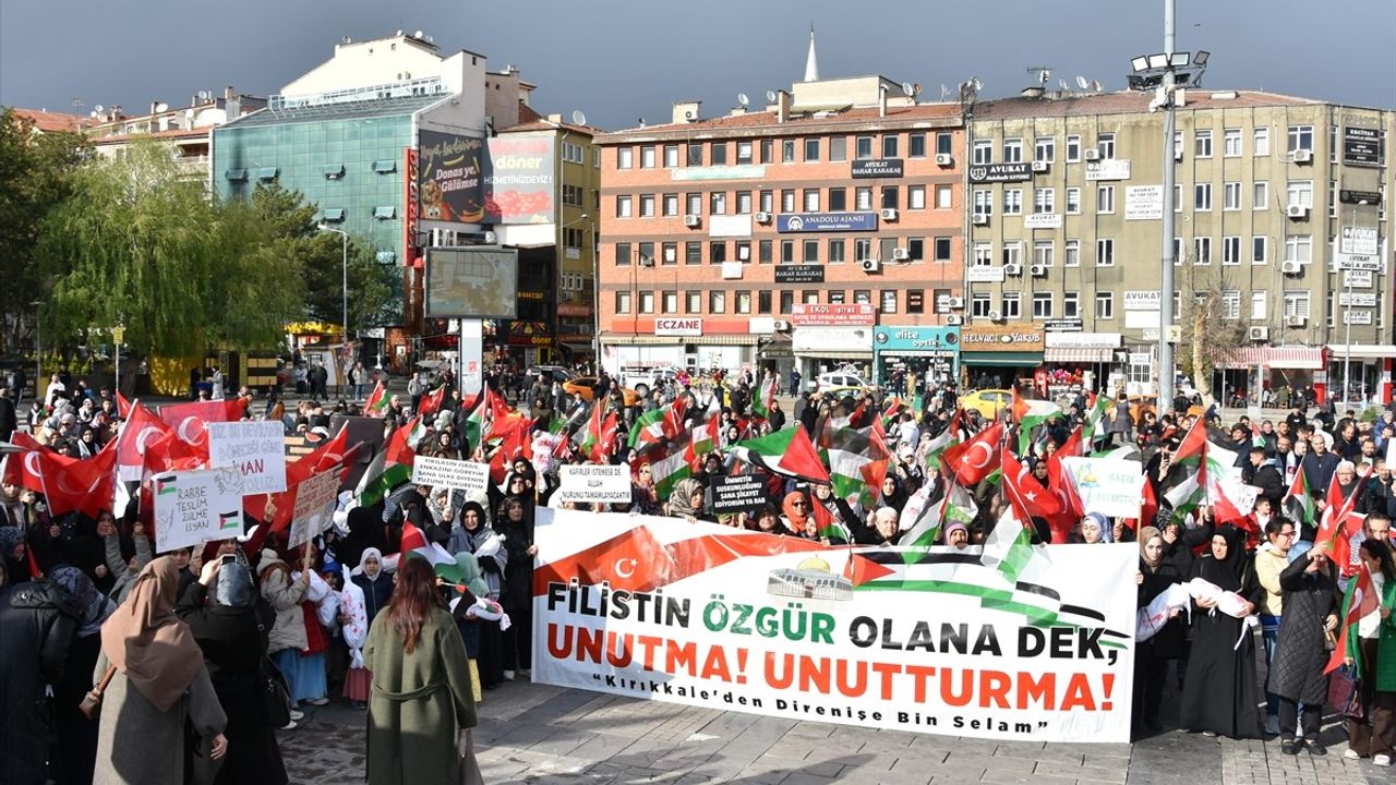 Kırıkkale'de Gazze'ye Destek Yürüyüşü Düzenlendi