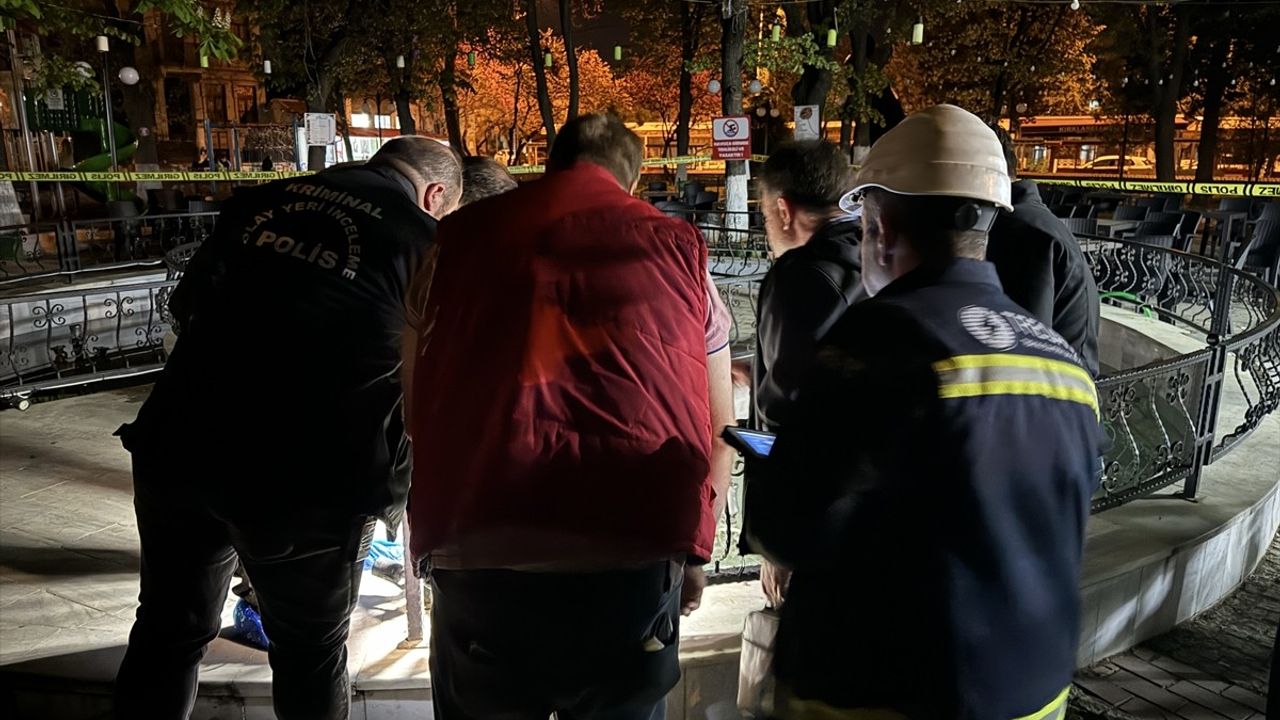 Kırklareli'nde Süs Havuzunda Elektrik Akımına Kapılan 4 Kişi Hastaneye Kaldırıldı