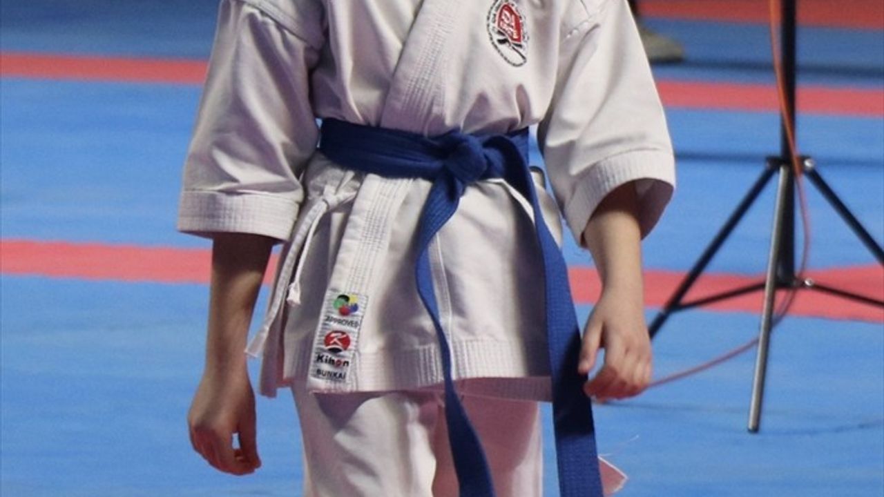 Kocaeli'de Türkiye Çocuklar Karate Şampiyonası Başladı