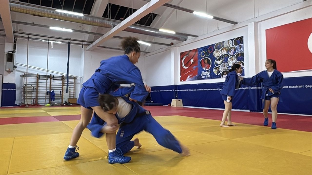 Kocaeli'nin Genç Judocuları, Sambo'da Şampiyonluk İçin Mücadele Ediyor