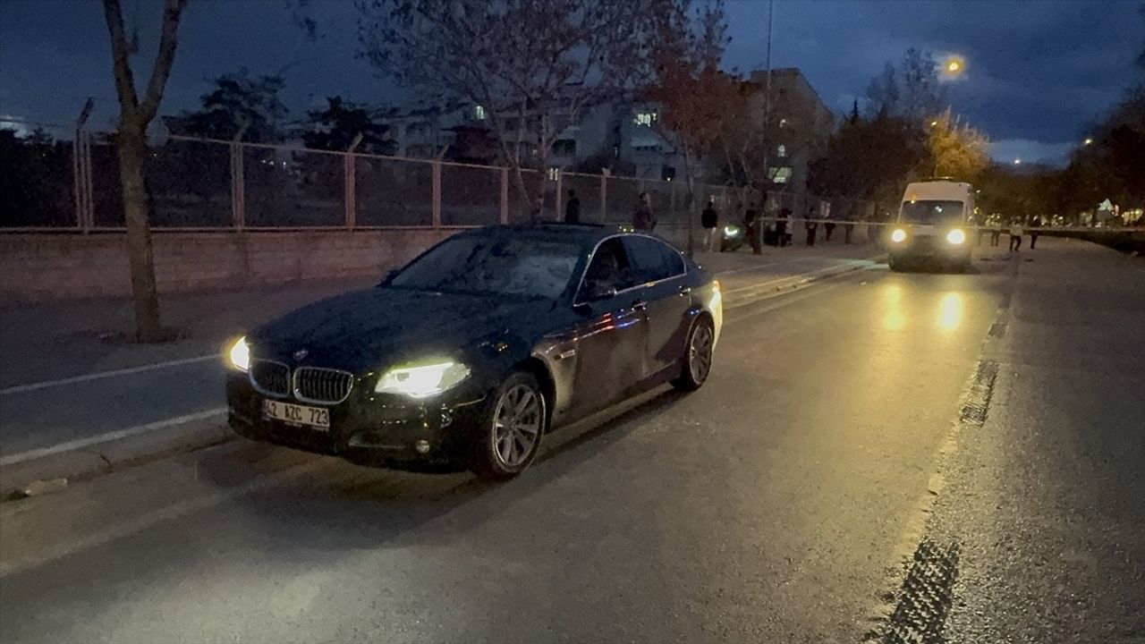 Konya'da Yolun Karşısına Geçen Kadına Otomobil Çarptı: Hayatını Kaybetti