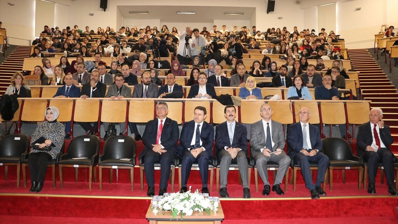 Kütahya'da 'Anadolu'da İlk Bilimler Ansiklopedisi Sempozyumu' Yapıldı