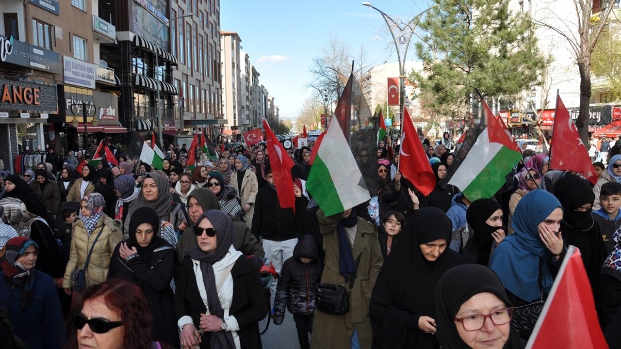 Kütahya'da Gazze'ye Destek Yürüyüşü Gerçekleşti