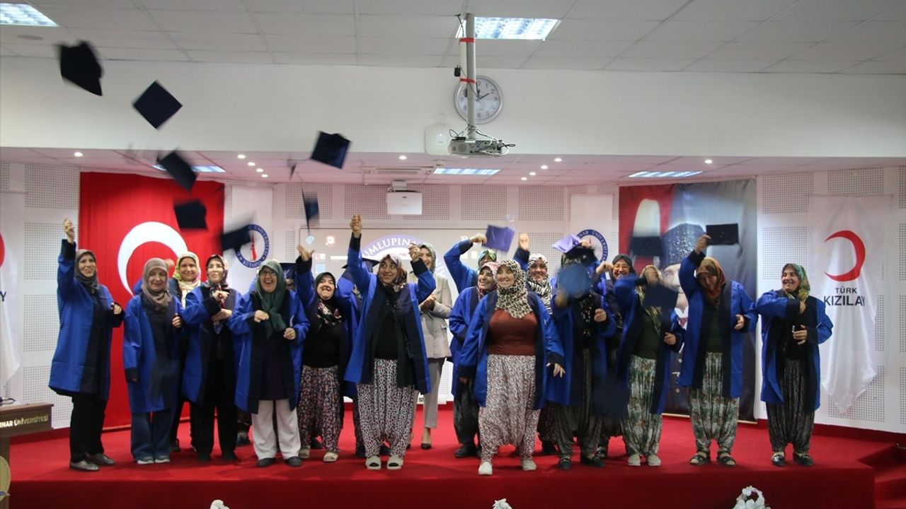 Kütahya'daki Kadın Üniversitesi İlk Mezunlarını Verdi