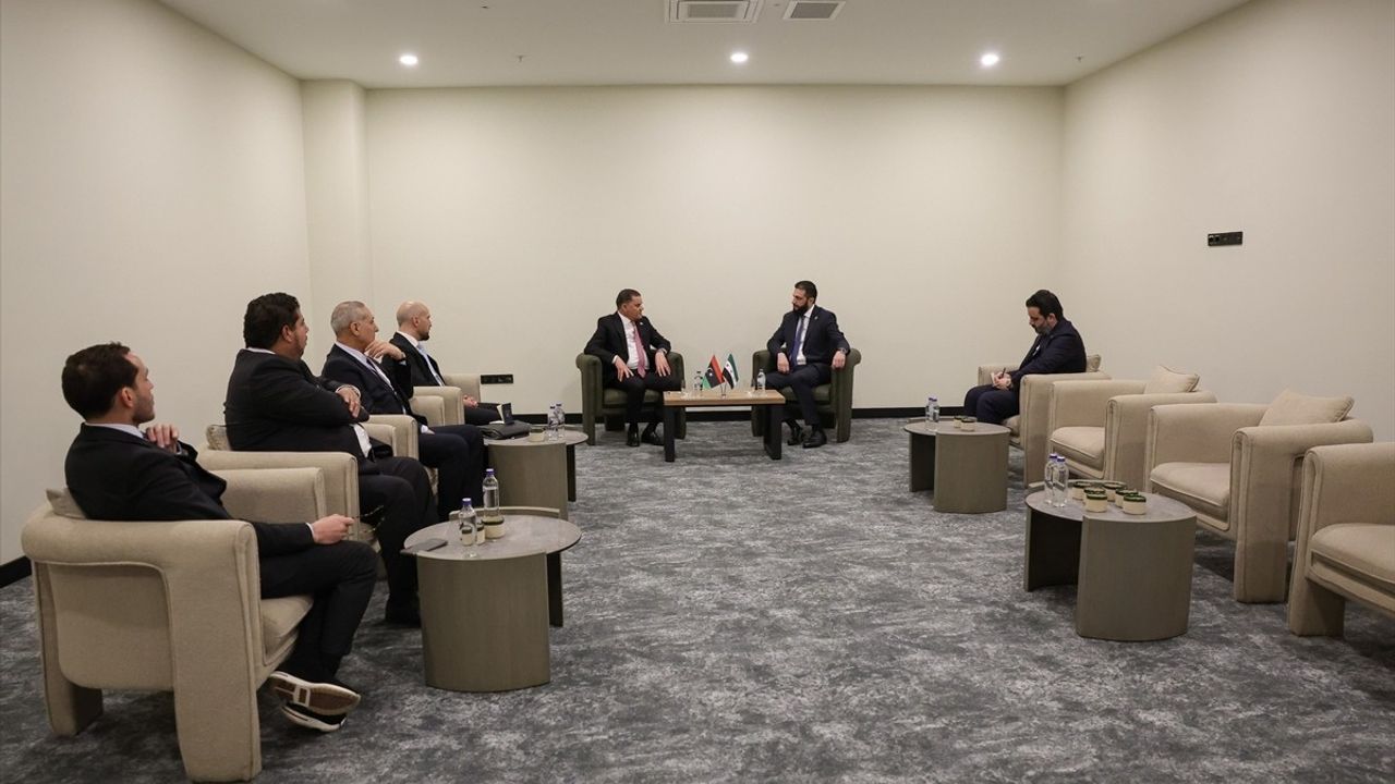 Libya Başbakanı Dibeybe, Antalya Diplomasi Forumu'nda Suriye Cumhurbaşkanı Şara ile Görüştü