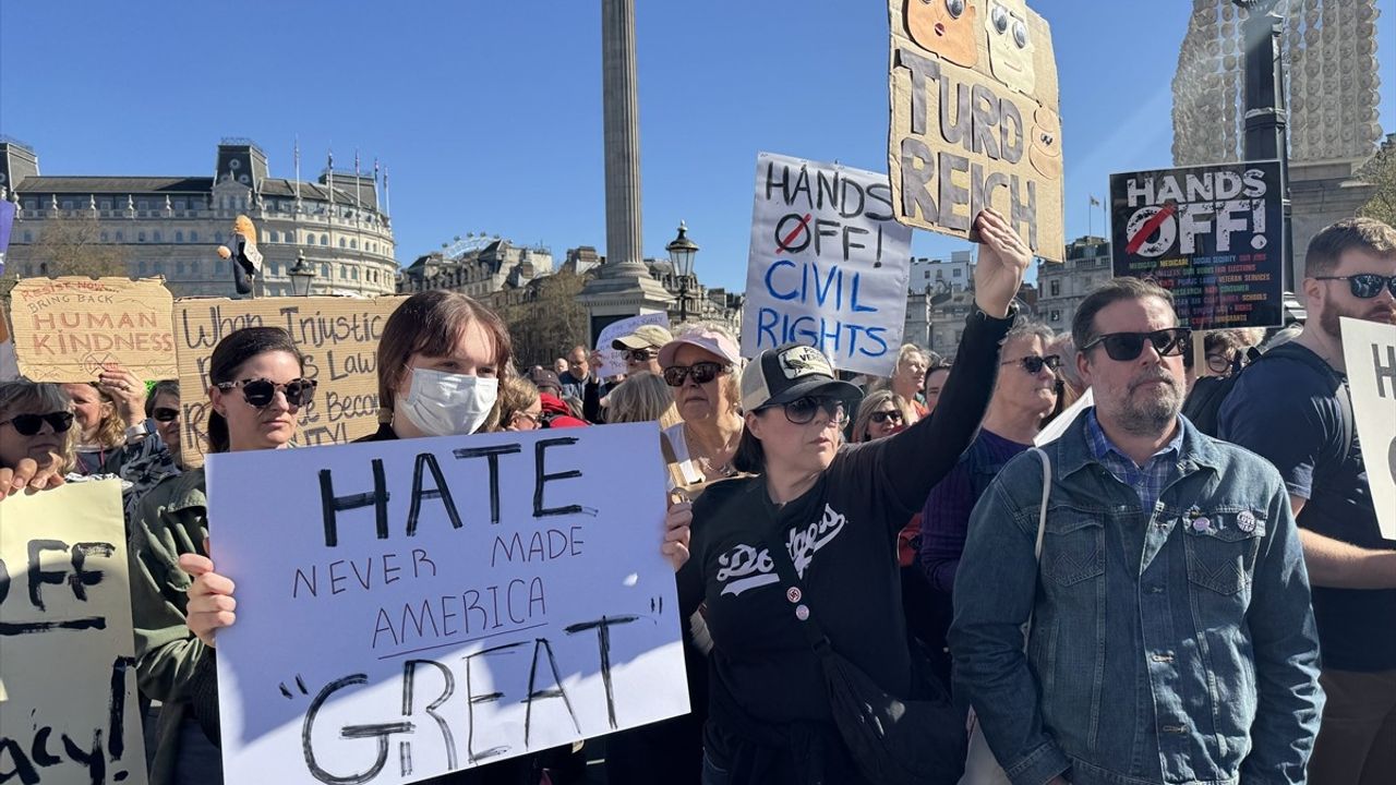 Londra'da Trump ve Musk Protestoları: Demokrasiye Yönelik Tepkiler Artıyor