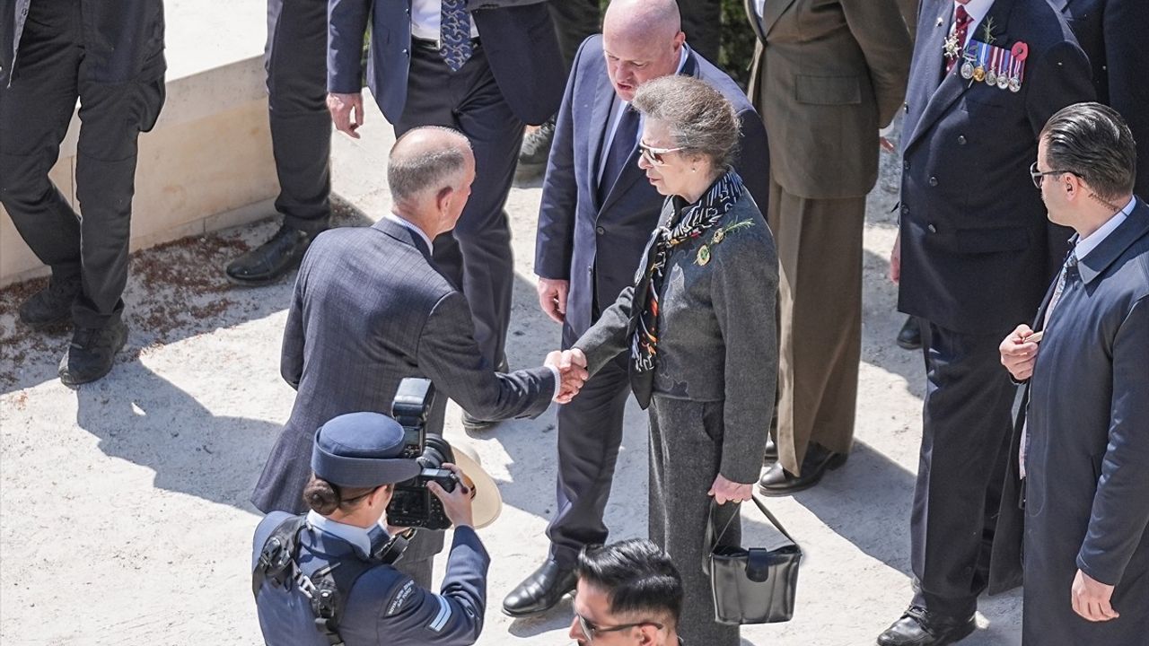 Lone Pine Anıtı'nda Çanakkale Kara Savaşları'nın 110. Yılı Anma Töreni