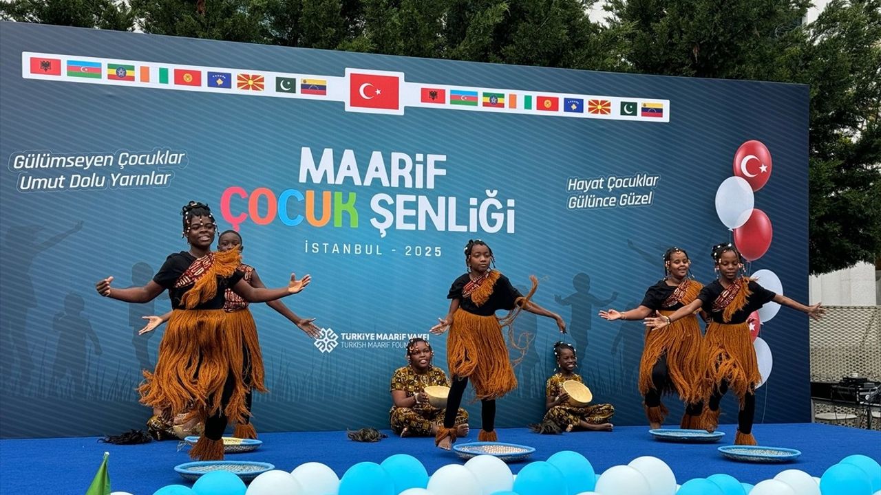 Maarif Çocuk Şenliği'nde Filistin İçin Şarkılar Söylendi