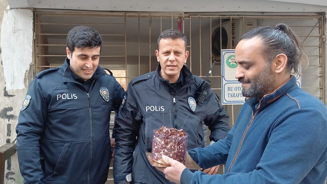 Manisa'da Polis Ekibine Pastalı Sürpriz