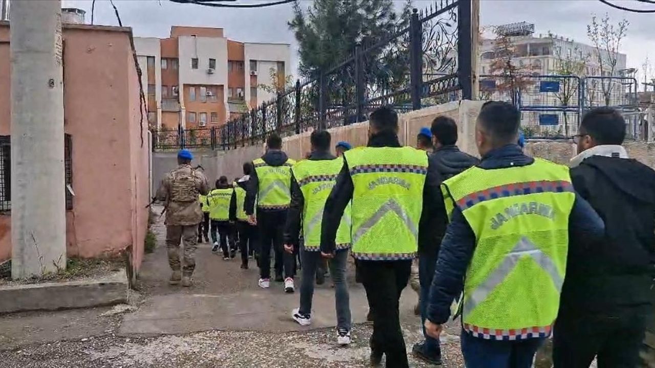 Mardin'de Nitelikli Zimmet Operasyonu: 9 Şüpheli Tutuklandı