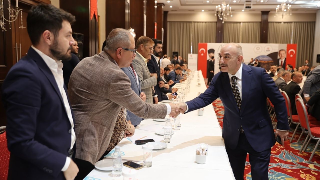 Mardin'de 'Türkiye Yüzyılı' Vizyonu ile 'Türkiye Sohbetleri' Toplantısı Düzenlendi