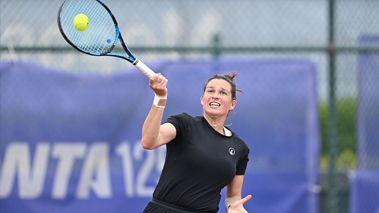 Megasaray Hotels Açık Tenis Turnuvası'nda Yarı Finale İlerleyiş