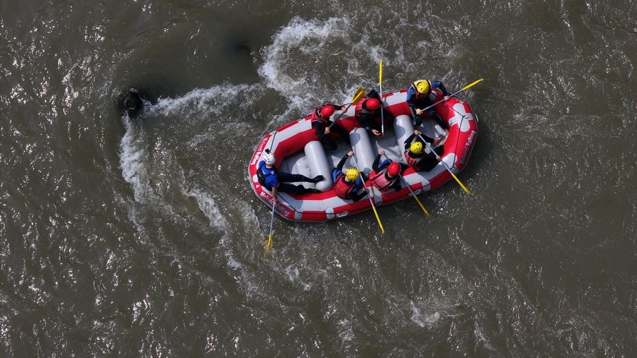 Melen Çayı'nda Rafting Sezonu Coşkuyla Başladı