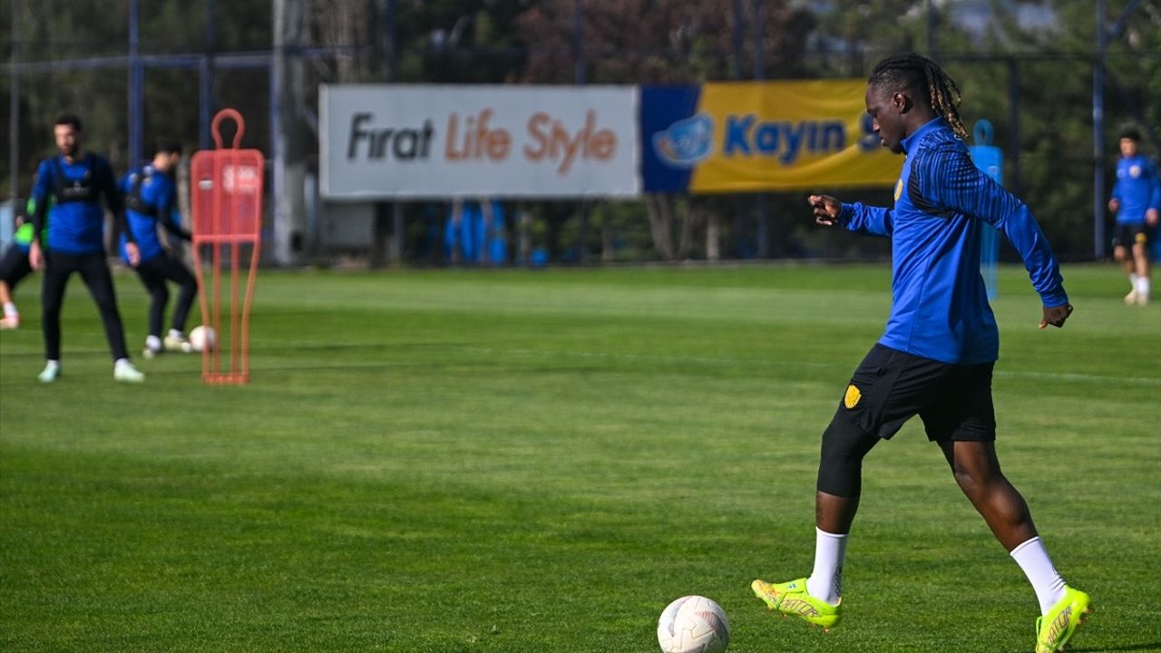 Mesut Bakkal, MKE Ankaragücü'nde Başarıya Kolları Sıvıyor