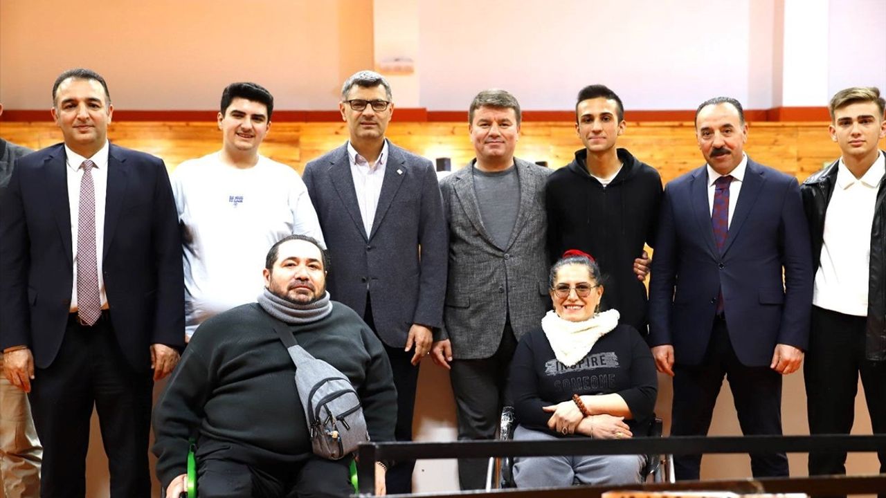 Milli Atıcı Yusuf Dikeç, Aksaray'da Sporcularla Buluştu