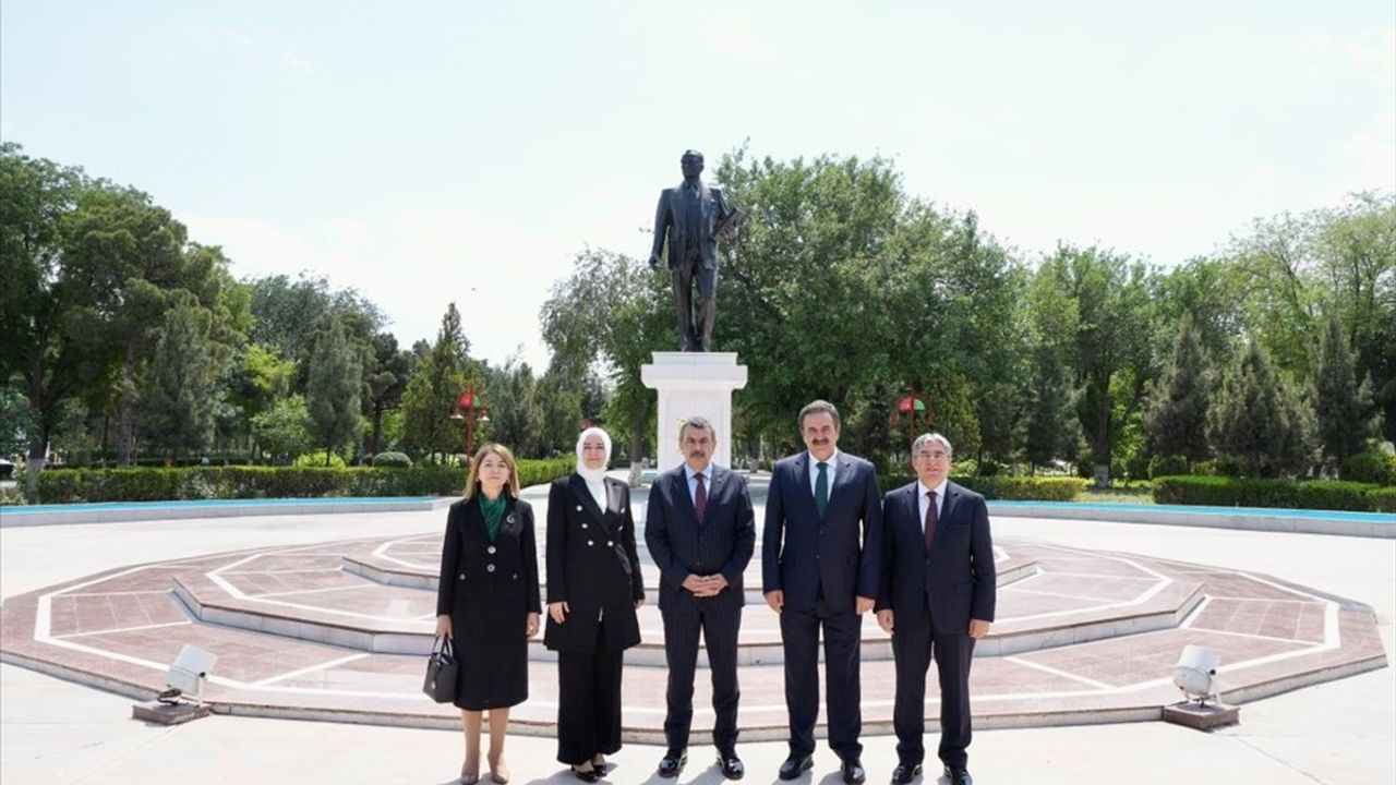 Milli Eğitim Bakanı Tekin, Aşkabat Büyükelçiliği'ni Ziyaret Etti
