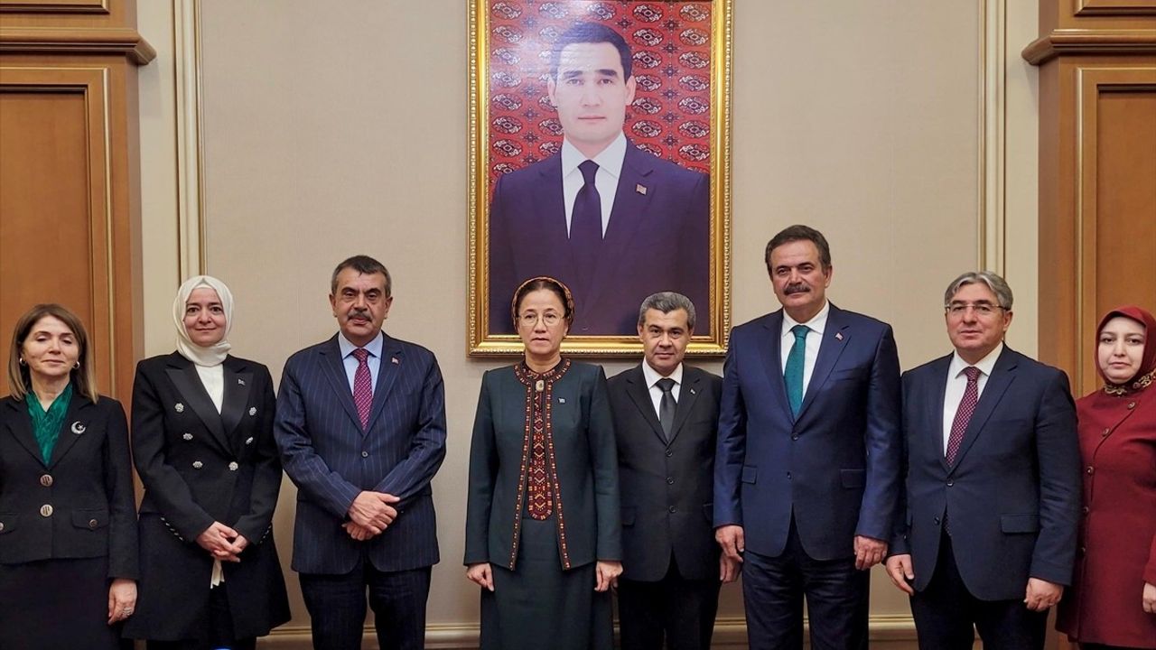 Milli Eğitim Bakanı Tekin Türkmenistan'da Eğitim İşbirliğini Güçlendiriyor