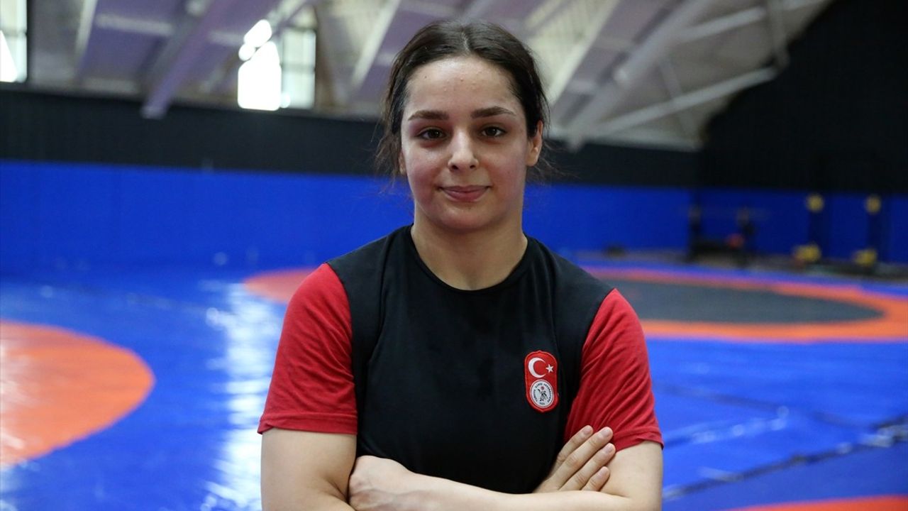 Milli Güreşçilerin Avrupa Hayali: Elvira ve Tuba Altın İçin Mücadele Edecek