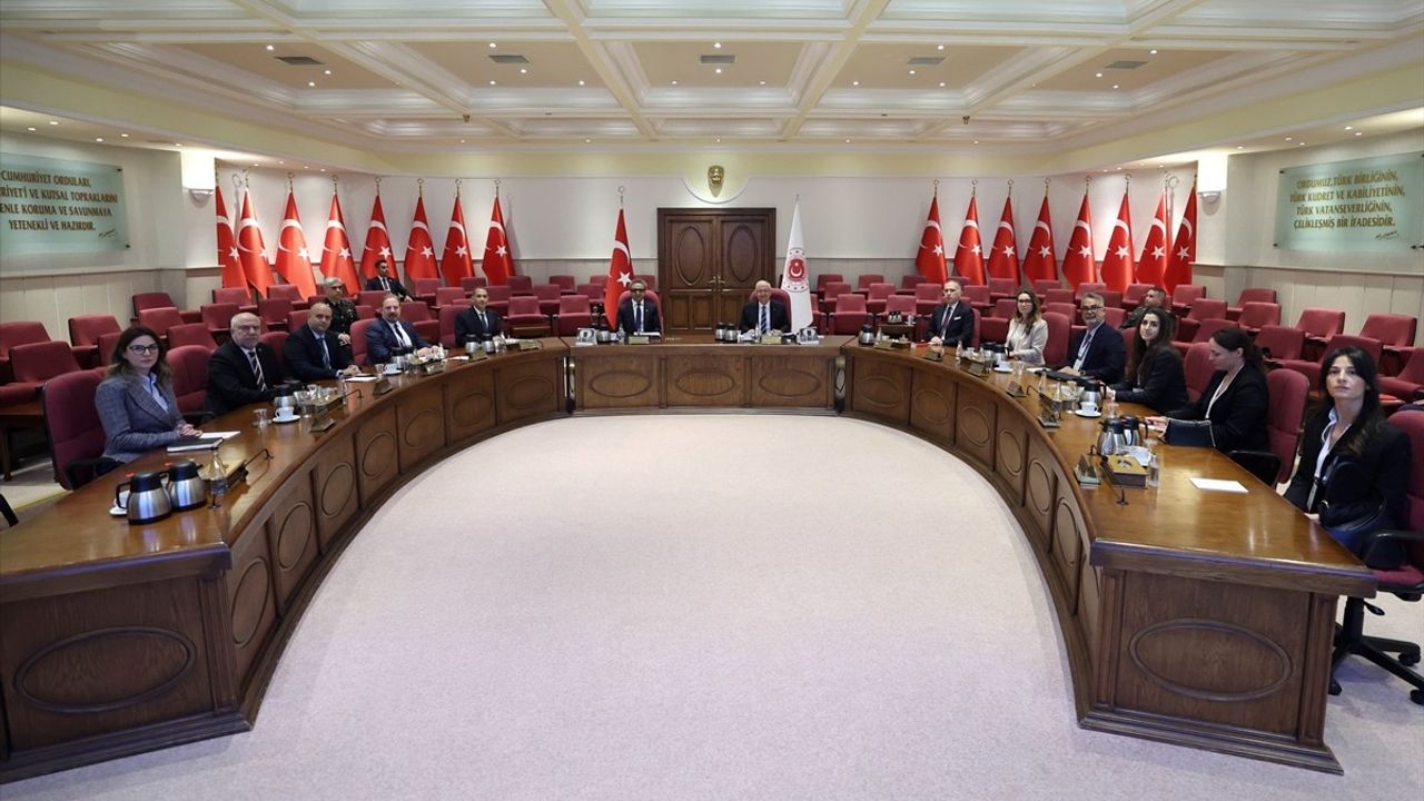 Milli Savunma Bakanı Güler, ABD Ticaret Odası Heyetini Ağırladı