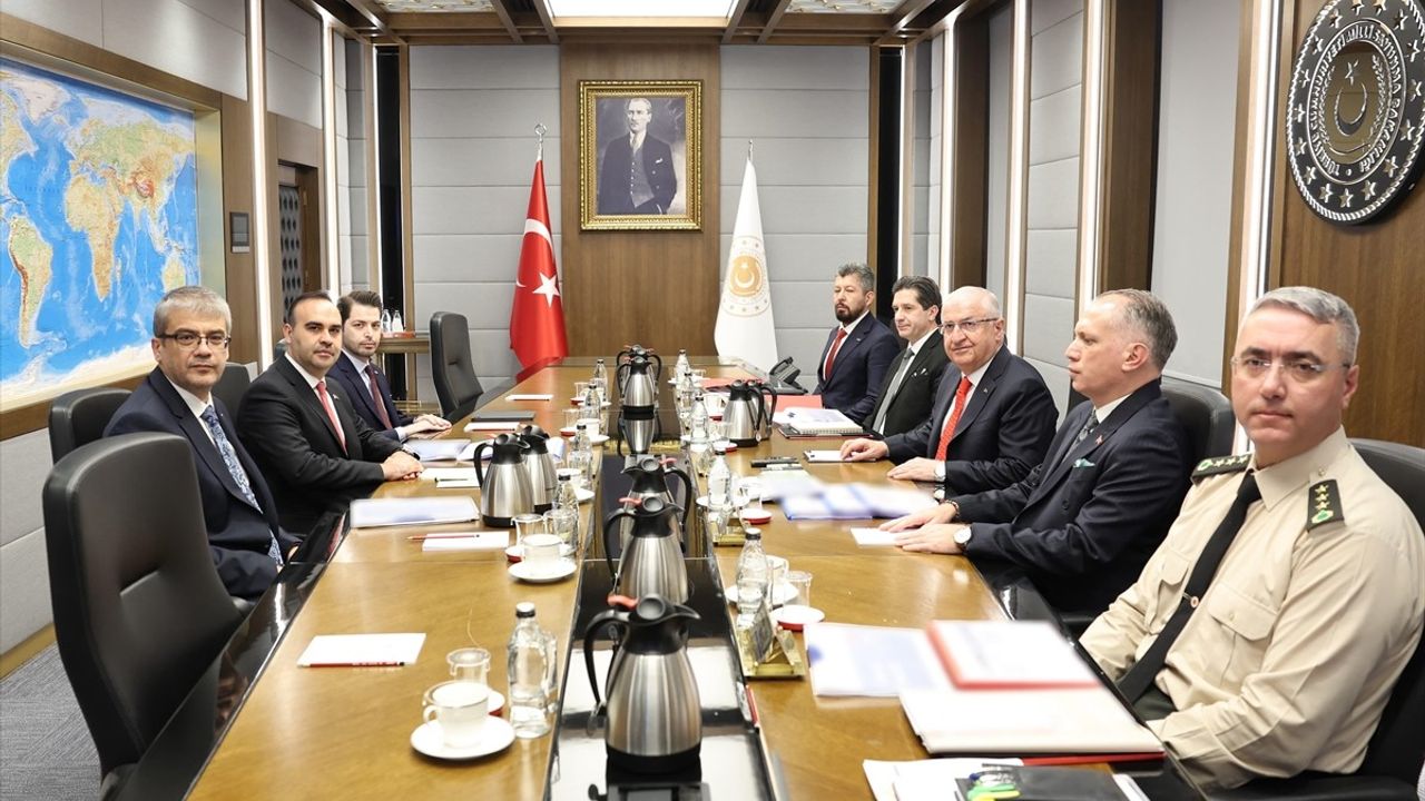Milli Savunma Bakanı Güler, Sanayi ve Teknoloji Bakanı Kacır ile Görüştü