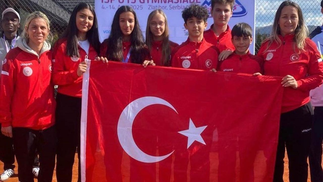 Milli Sporcular Dünya Okul Sporları Oyunları'nda 64 Madalya Kazandı