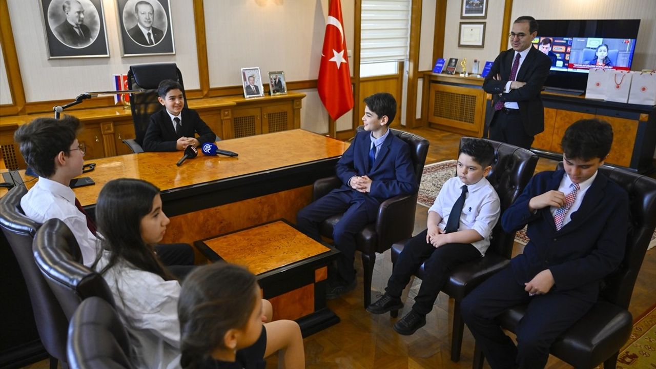 Moskova'da Bir Çocuk Büyükelçi: Burak Alp Şahin'den Dikkat Çeken Açıklamalar