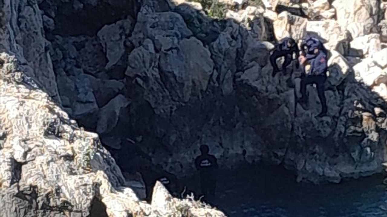 Muğla'da Balık Avlarken Denize Düşen Kişinin Cesedi Kaş'ta Bulundu