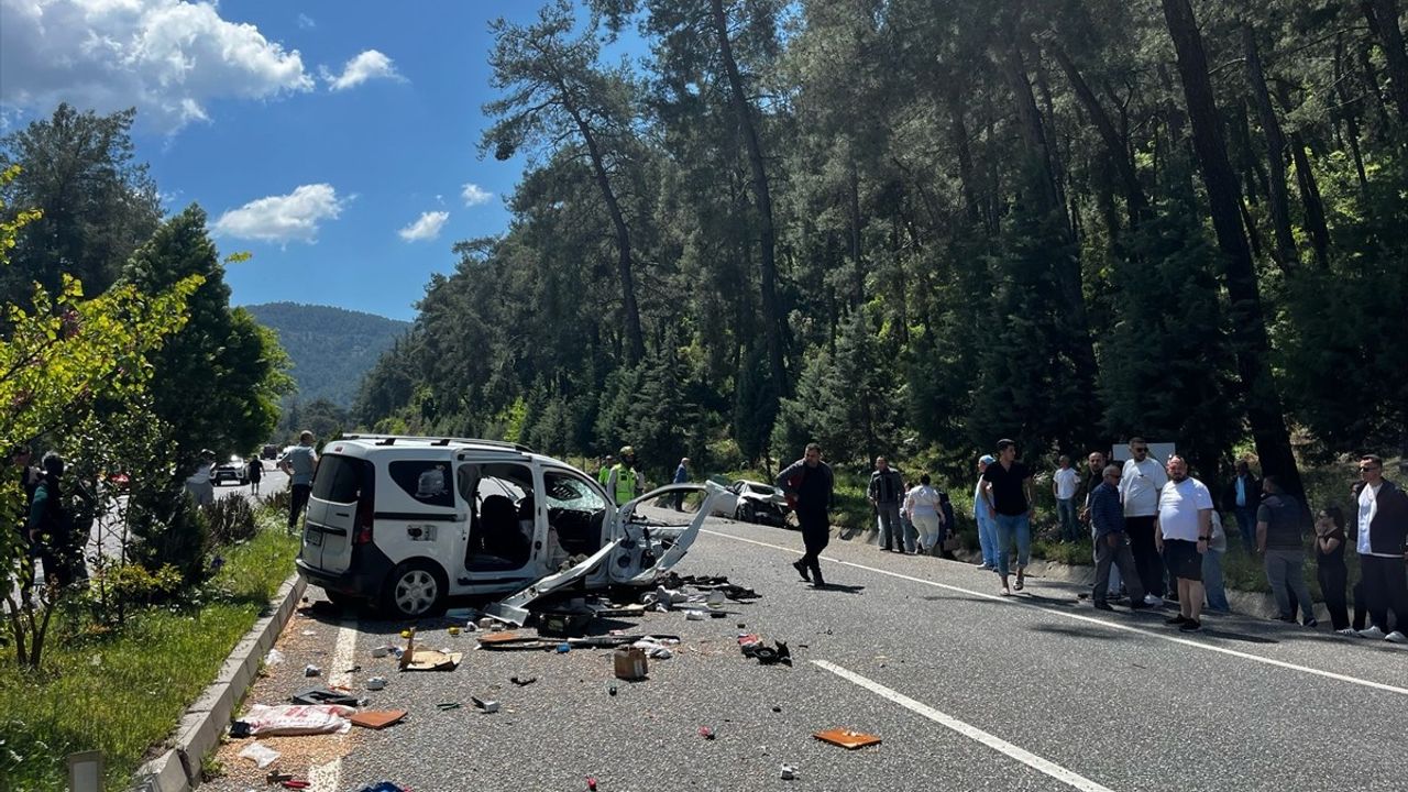 Muğla'daki Feci Kaza: 2 Ölüm, 2 Yaralı