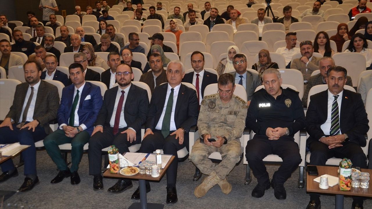 Muş'ta 'Gençliğine İyi Bak-2 Projesi' Tanıtıldı