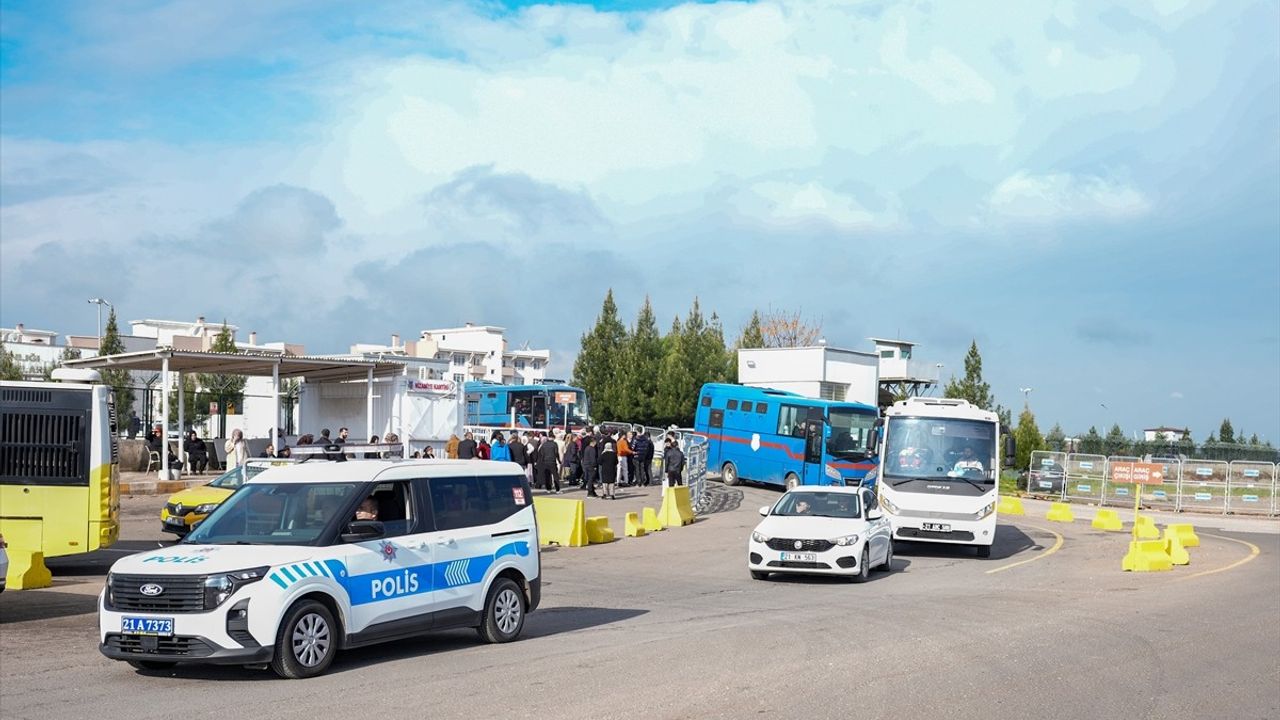 Narin Güran Cinayeti Davasında 12 Sanık ve 3 Çocuk Yargılanmaya Başladı