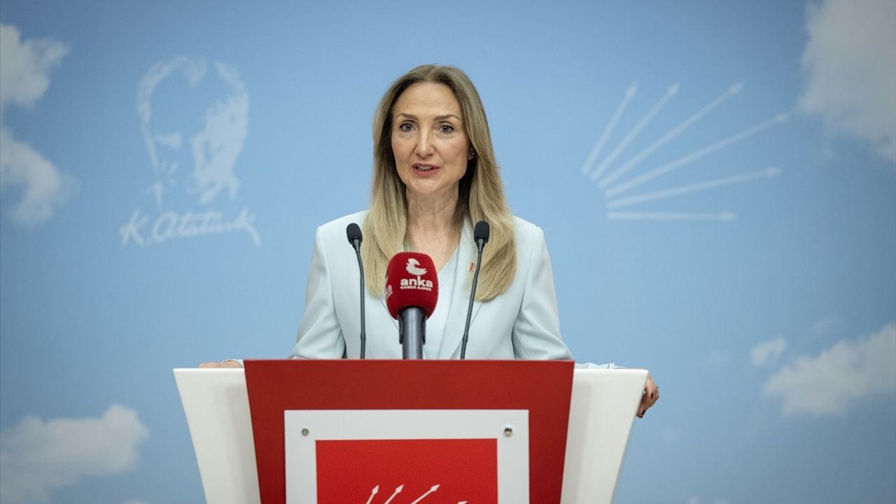 Nazlıaka: '23 Nisan, Çocuklar İçin Bir Sorumluluk Yüklüyor'