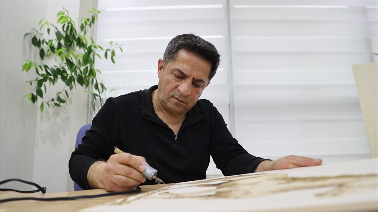 Nevşehirli Polis Memuru Ahşap Yakma Sanatıyla Stres Atıyor