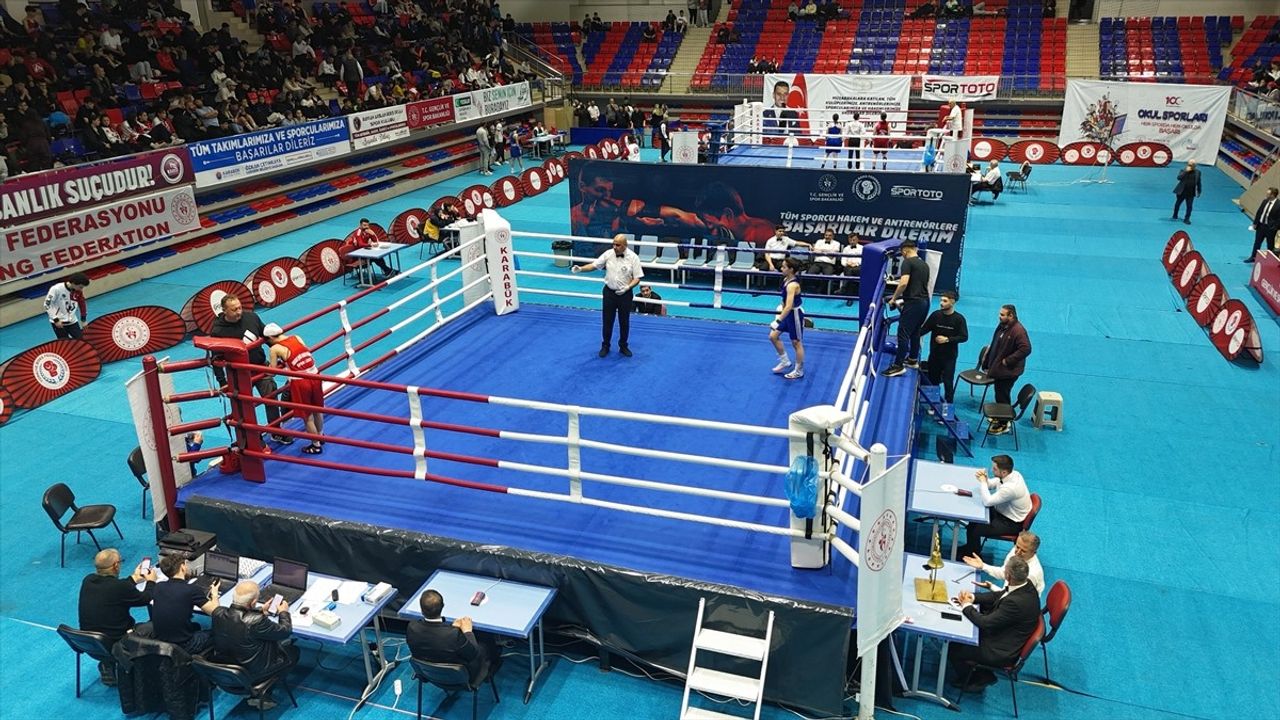 Okul Sporları Gençler Türkiye Boks Birinciliği Karabük'te Başladı